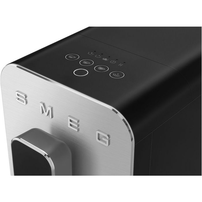 SMEG Kaffeevollautomat BCC02BLMEU mit 5 Jahren Garantie