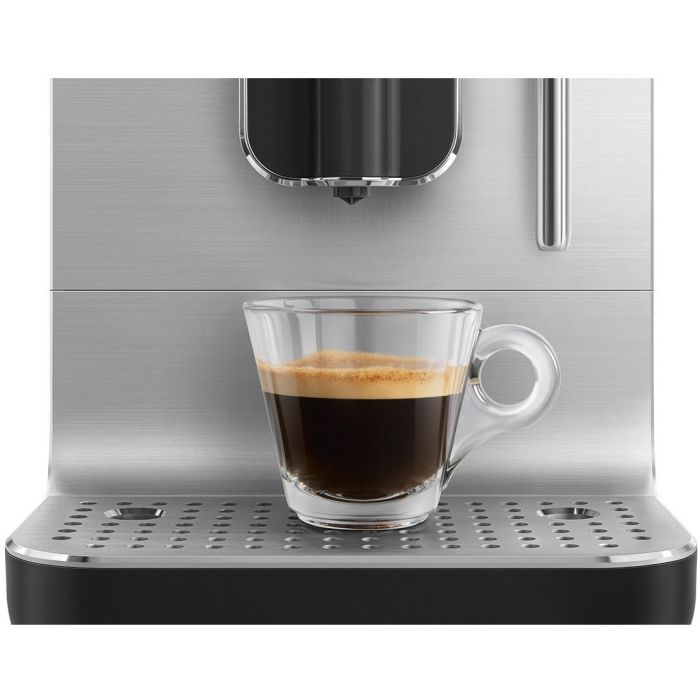 SMEG Kaffeevollautomat BCC02BLMEU mit 5 Jahren Garantie